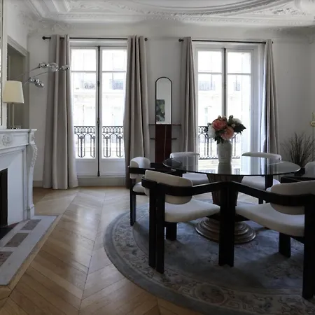 44 Louvre Apartment